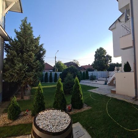 Cosa-Nostra Apartman Hajdúszoboszló Kültér fotó
